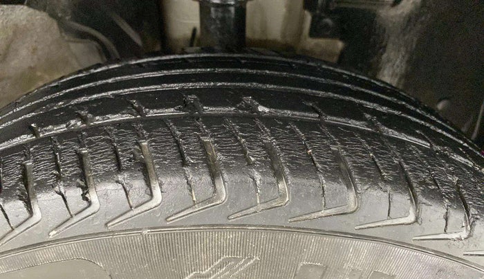 2019 Renault Kwid RXL, Petrol, Manual, 63,711 km, Right Front Tyre Tread