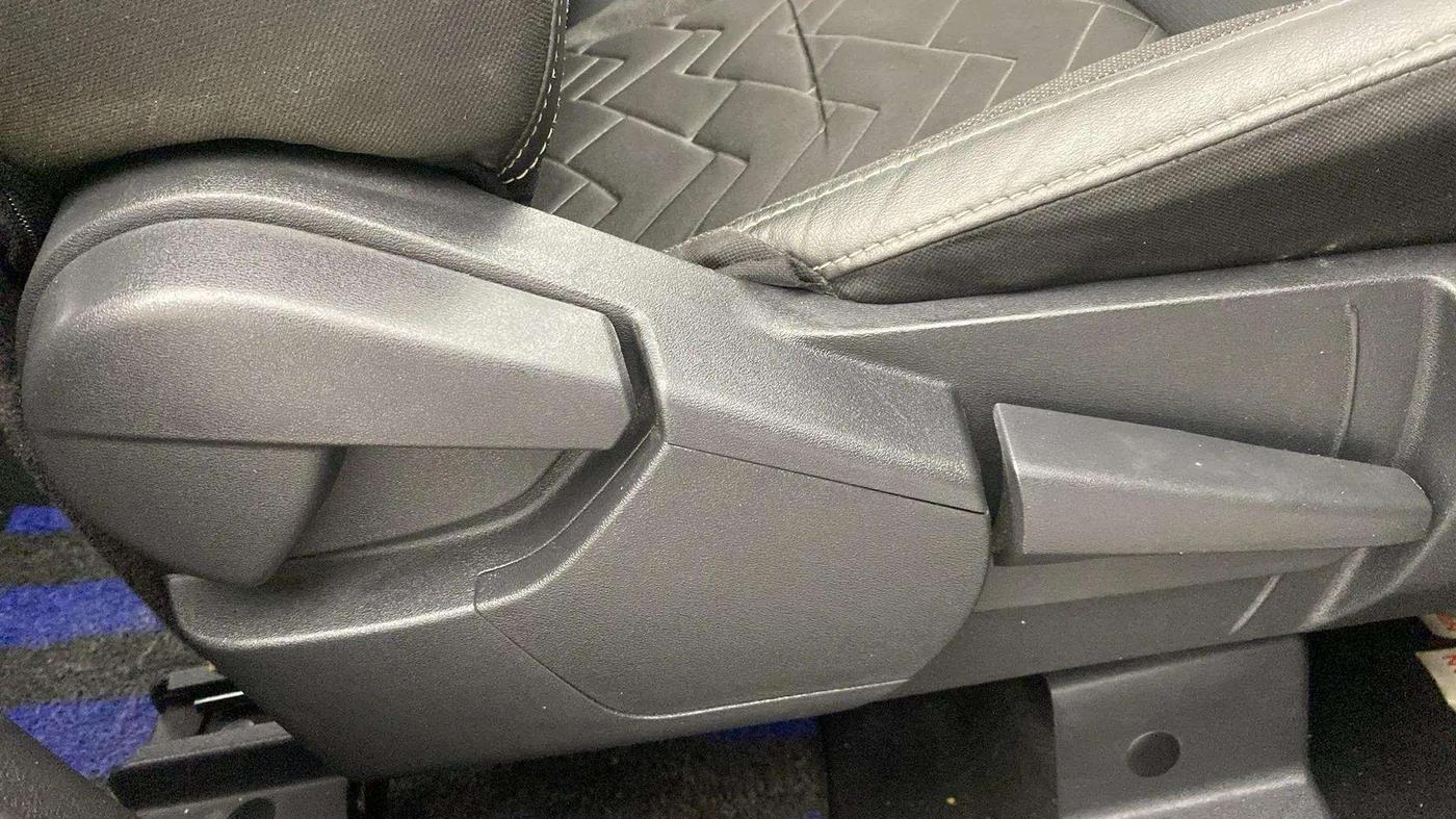 2020 Nissan MAGNITE XV PREMIUM TURBO (O), Petrol, Manual, 15,794 km, Driver Side Adjustment Panel
