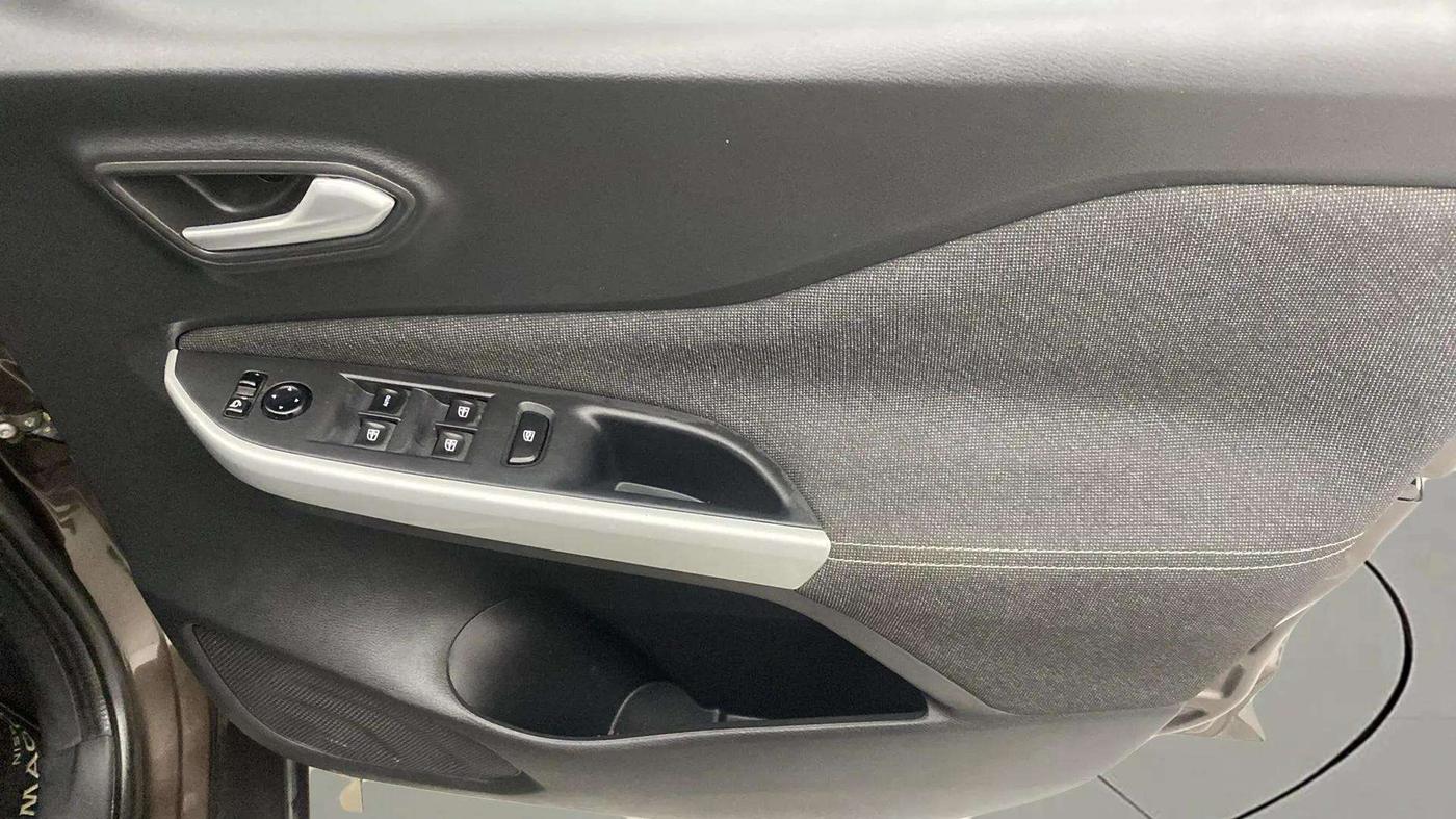 2020 Nissan MAGNITE XV PREMIUM TURBO (O), Petrol, Manual, 15,794 km, Driver Side Door Panels Control