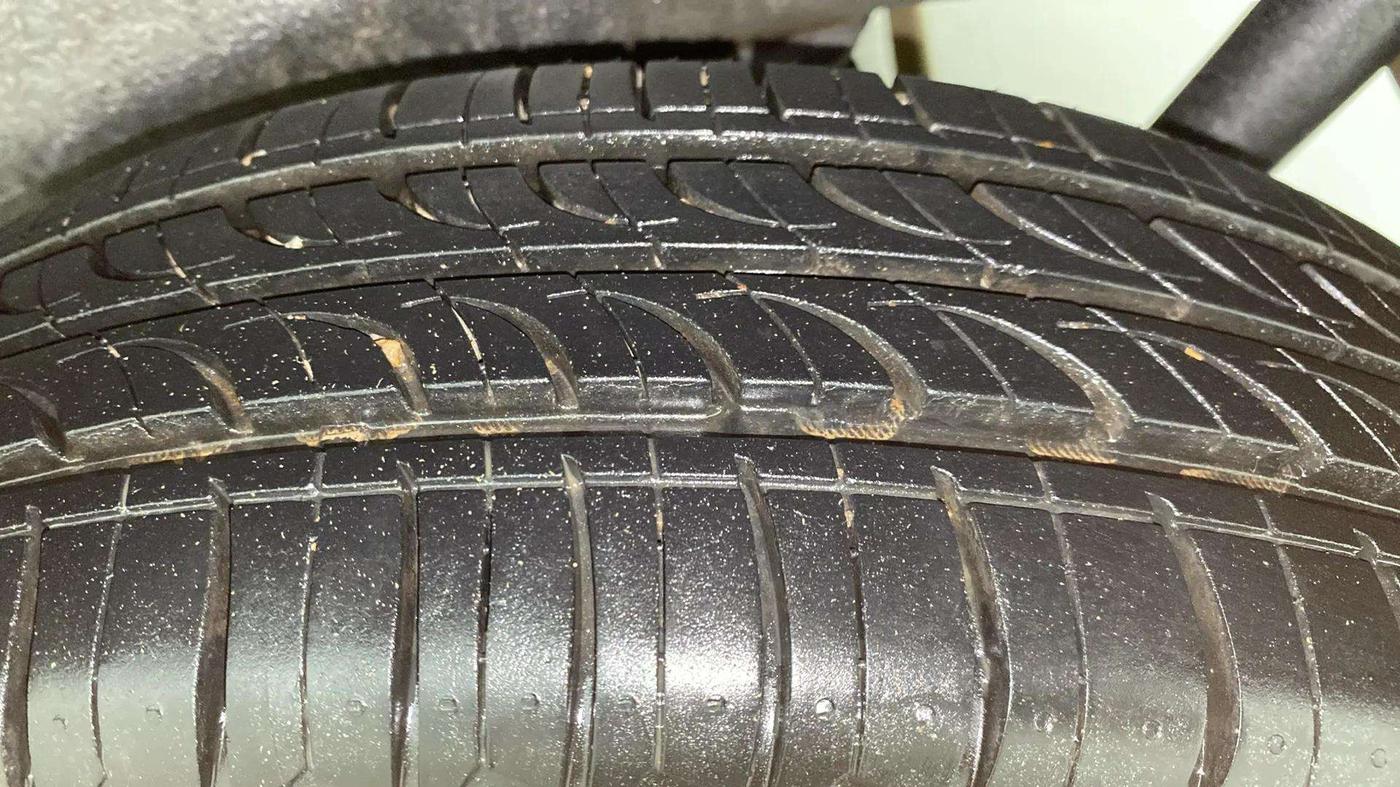 2014 Maruti Wagon R 1.0 VXI, Petrol, Manual, 55,558 km, Left Rear Tyre Tread