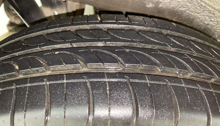 2014 Maruti Wagon R 1.0 VXI, Petrol, Manual, 55,558 km, Right Rear Tyre Tread