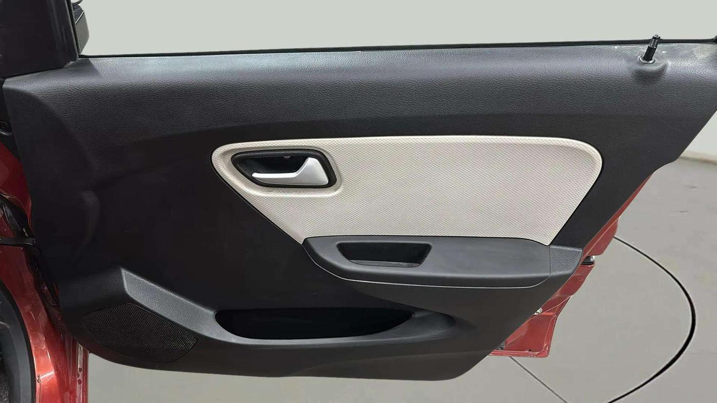 2022 Maruti Alto LXI OPT CNG, CNG, Manual, 23,006 km, Driver Side Door Panels Control