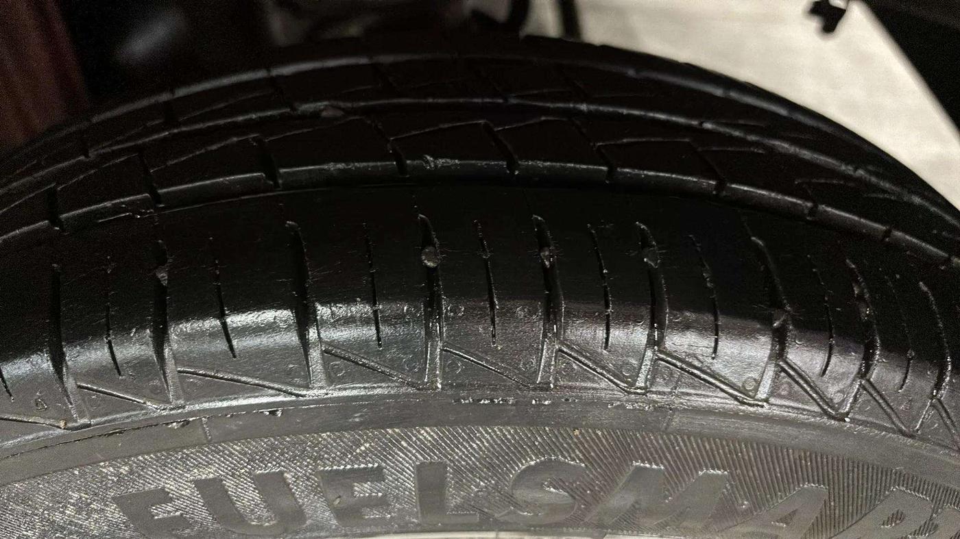 2022 Maruti Alto LXI OPT CNG, CNG, Manual, 23,006 km, Left Front Tyre Tread