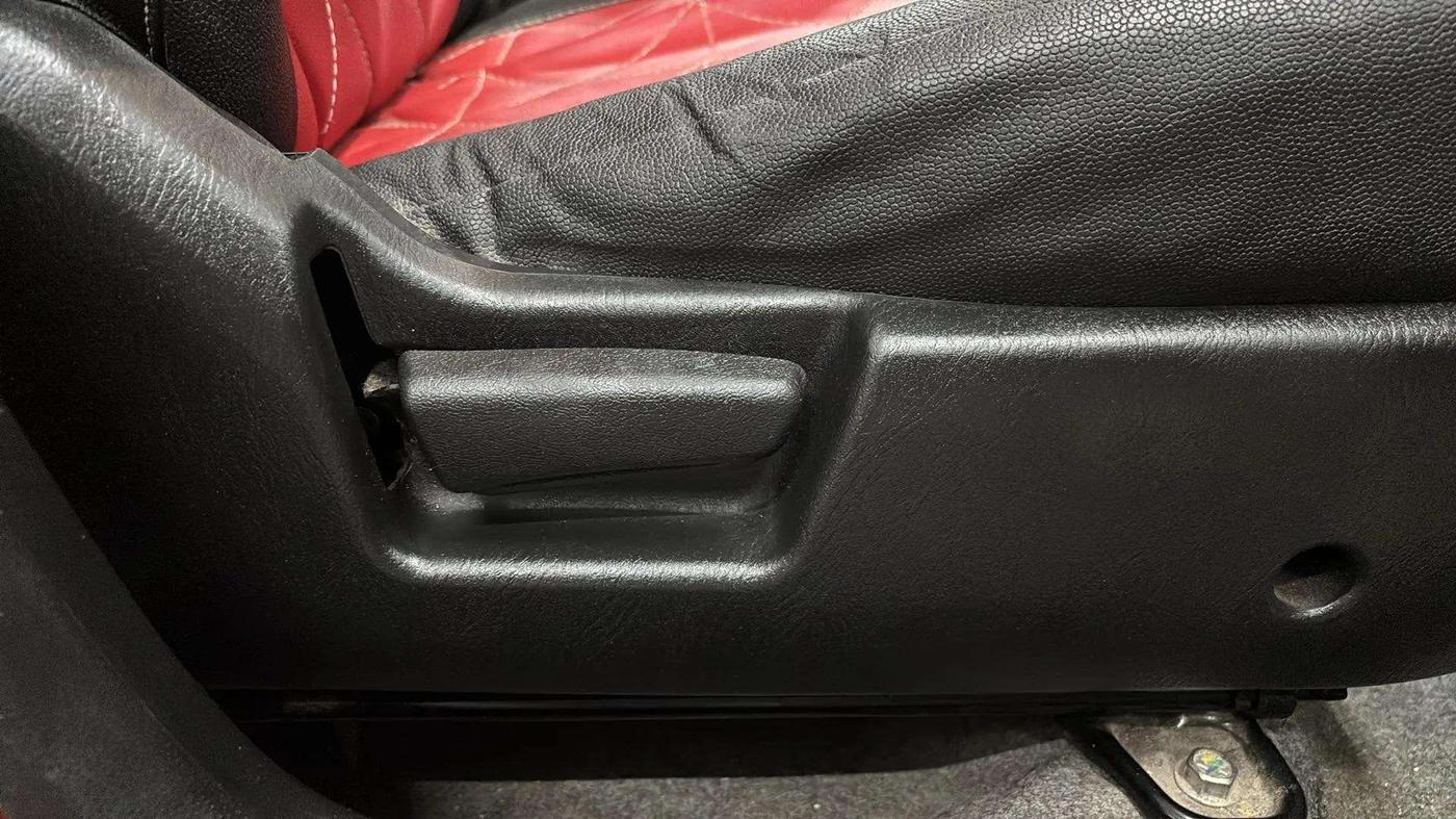 2022 Maruti Alto LXI OPT CNG, CNG, Manual, 23,006 km, Driver Side Adjustment Panel