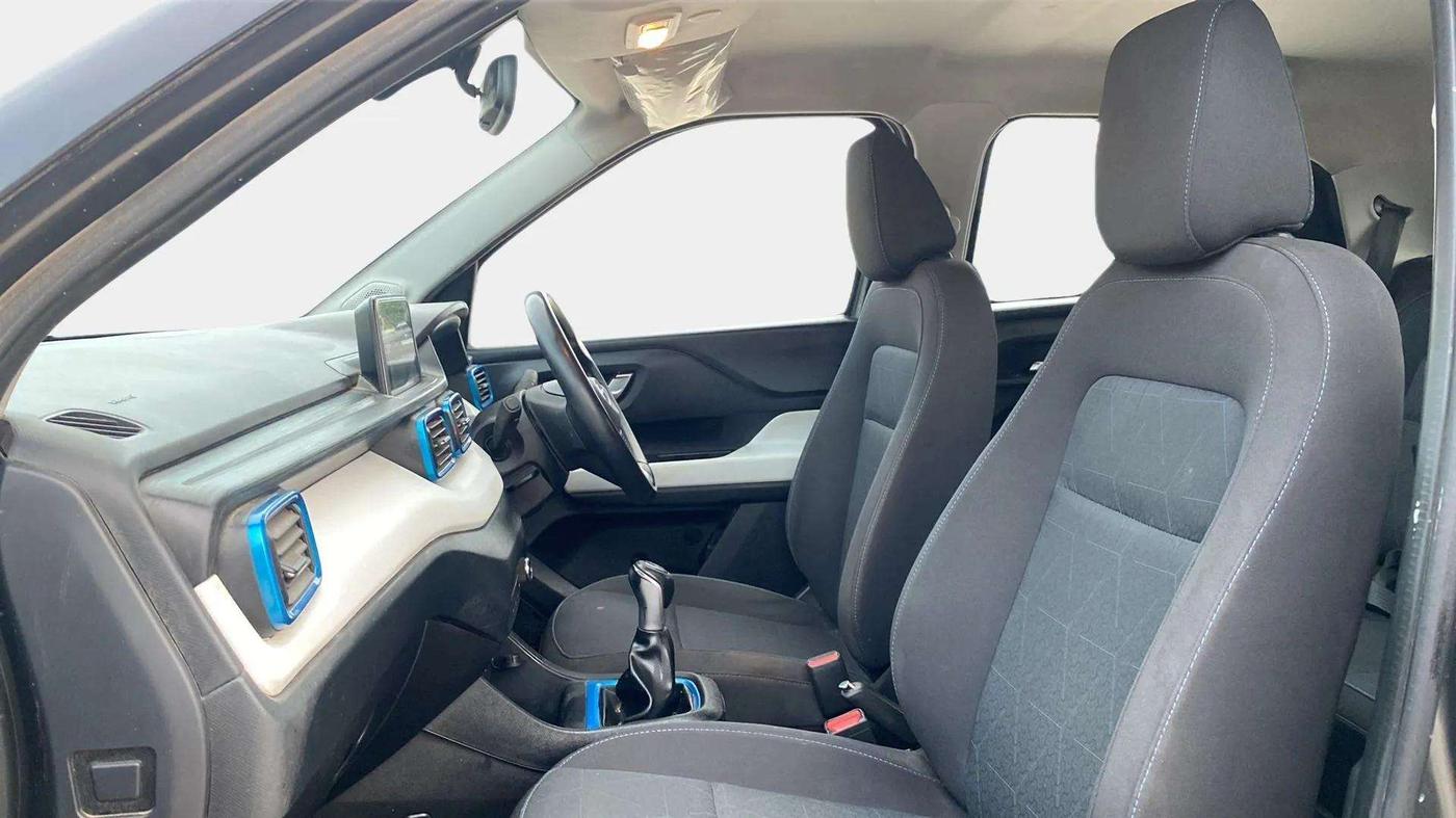 2023 Tata PUNCH CREATIVE  MT, Petrol, Manual, 41,867 km, Right Side Front Door Cabin