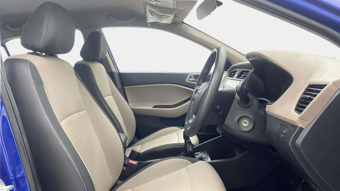 2016 Hyundai Elite i20 MAGNA 1.2, Petrol, Manual, 64,010 km, Right Side Front Door Cabin