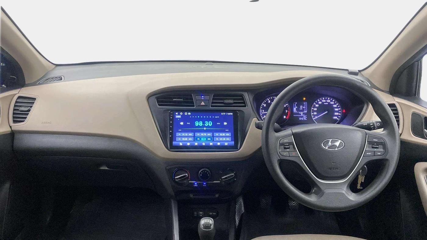 2016 Hyundai Elite i20 MAGNA 1.2, Petrol, Manual, 64,010 km, Dashboard