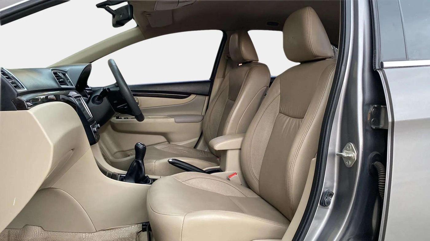 2017 Maruti Ciaz ZDI+ SHVS, Diesel, Manual, 67,988 km, Right Side Front Door Cabin