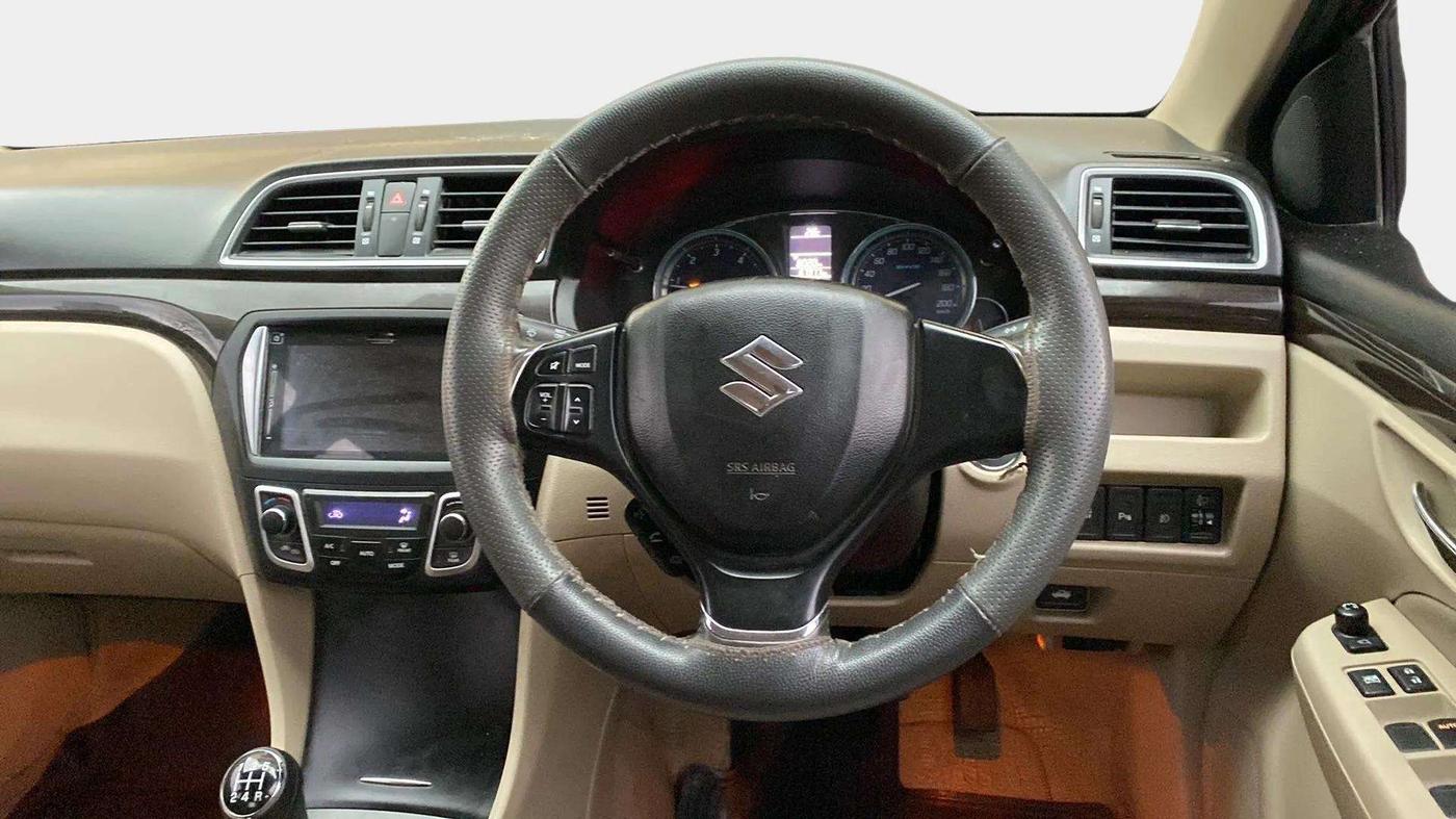 2017 Maruti Ciaz ZDI+ SHVS, Diesel, Manual, 67,988 km, Steering Wheel Close Up