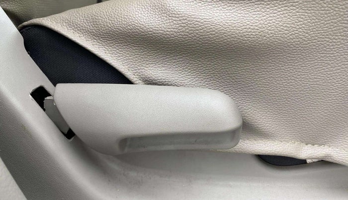 2016 Maruti Celerio ZXI, Petrol, Manual, 31,015 km, Driver Side Adjustment Panel