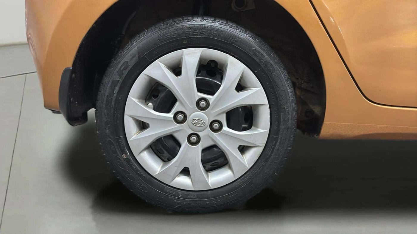 2013 Hyundai Grand i10 MAGNA 1.2 KAPPA VTVT, Petrol, Manual, 53,617 km, Right Rear Wheel