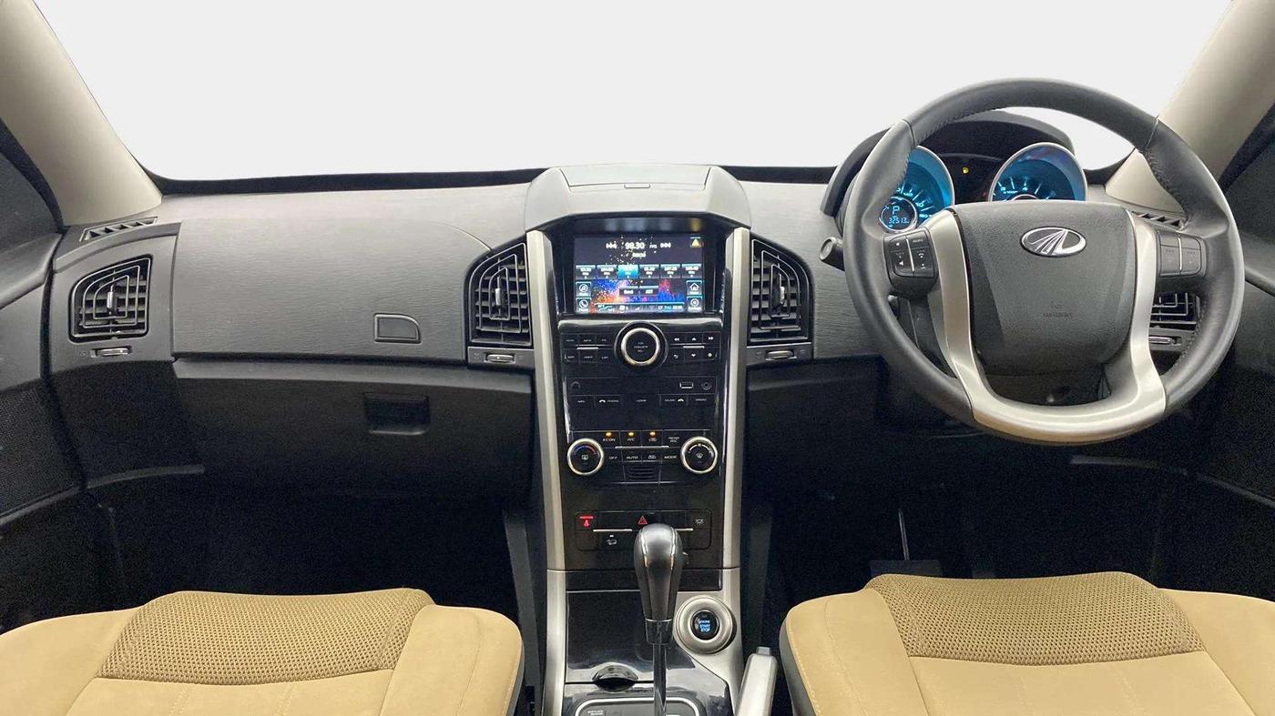 2019 Mahindra XUV500 W9 AT, Diesel, Automatic, 32,691 km, Dashboard
