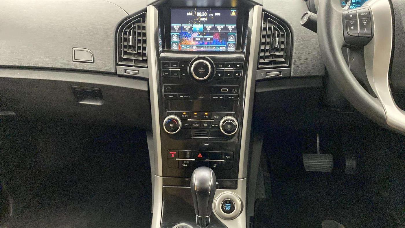 2019 Mahindra XUV500 W9 AT, Diesel, Automatic, 32,691 km, Air Conditioner