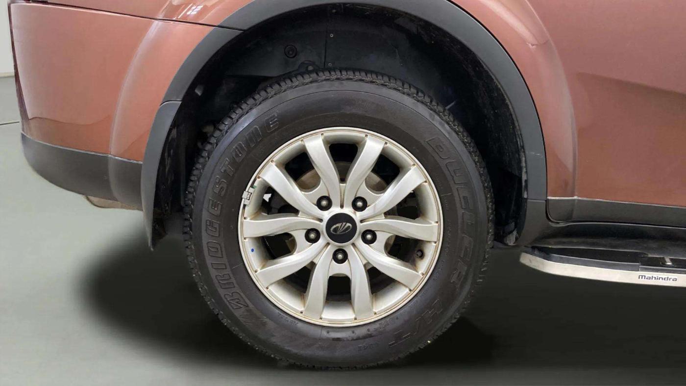 2019 Mahindra XUV500 W9 AT, Diesel, Automatic, 32,691 km, Right Rear Wheel