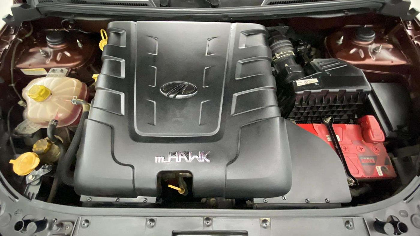 2019 Mahindra XUV500 W9 AT, Diesel, Automatic, 32,691 km, Engine View