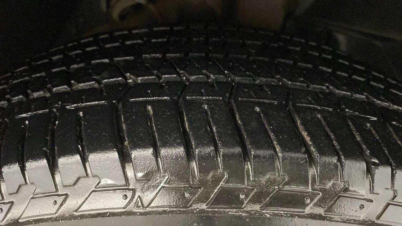 2019 Mahindra XUV500 W9 AT, Diesel, Automatic, 32,691 km, Right Front Tyre Tread