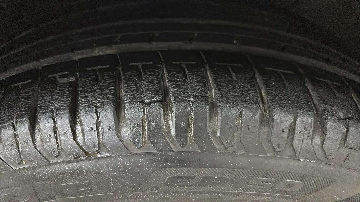 2021 Hyundai Verna SX (O) 1.0 TURBO DCT, Petrol, Automatic, 21,143 km, Right Front Tyre Tread