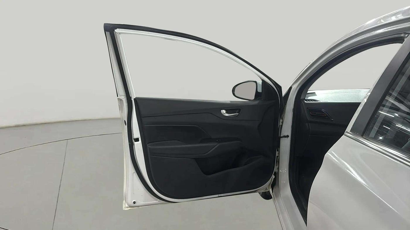 2021 Hyundai Verna SX (O) 1.0 TURBO DCT, Petrol, Automatic, 21,143 km, LHS Front Door