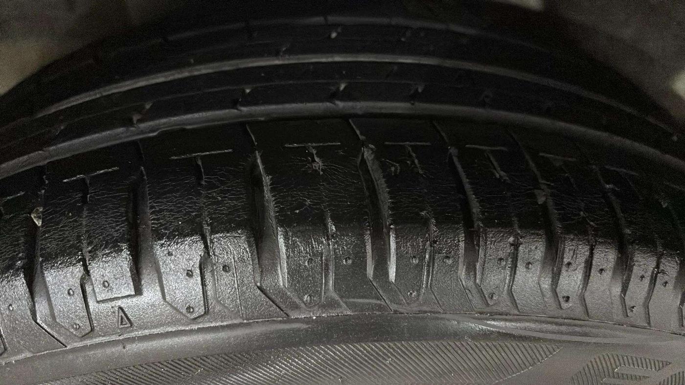 2021 Hyundai Verna SX (O) 1.0 TURBO DCT, Petrol, Automatic, 21,143 km, Right Rear Tyre Tread