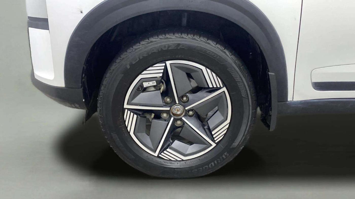 2023 Tata NEXON CREATIVE + SUNROOF 1.2 PETROL, Petrol, Manual, 25,144 km, Left Front Wheel