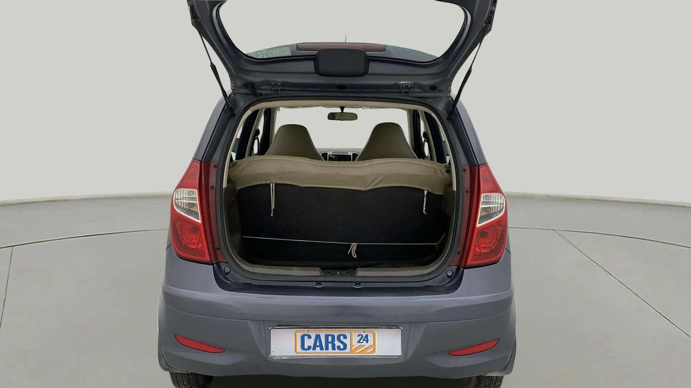 2014 Hyundai i10 MAGNA 1.1, Petrol, Manual, 27,383 km, Boot Inside
