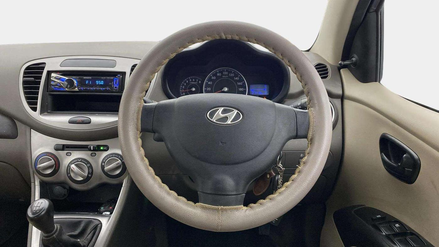2014 Hyundai i10 MAGNA 1.1, Petrol, Manual, 27,383 km, Steering Wheel Close Up