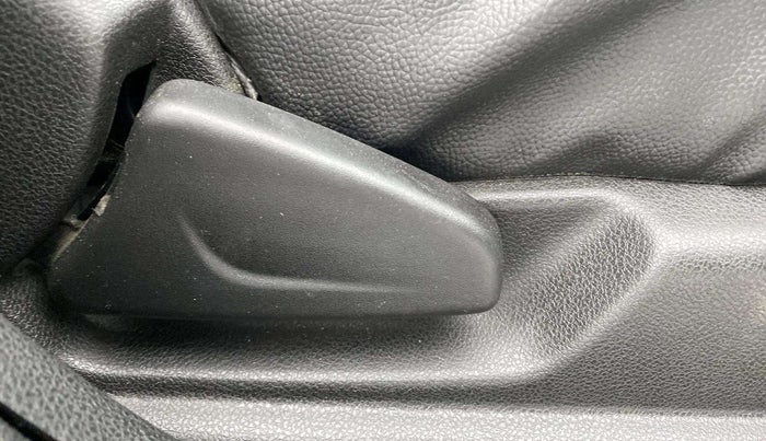 2021 Renault Kwid RXT 1.0 (O), Petrol, Manual, 24,450 km, Driver Side Adjustment Panel