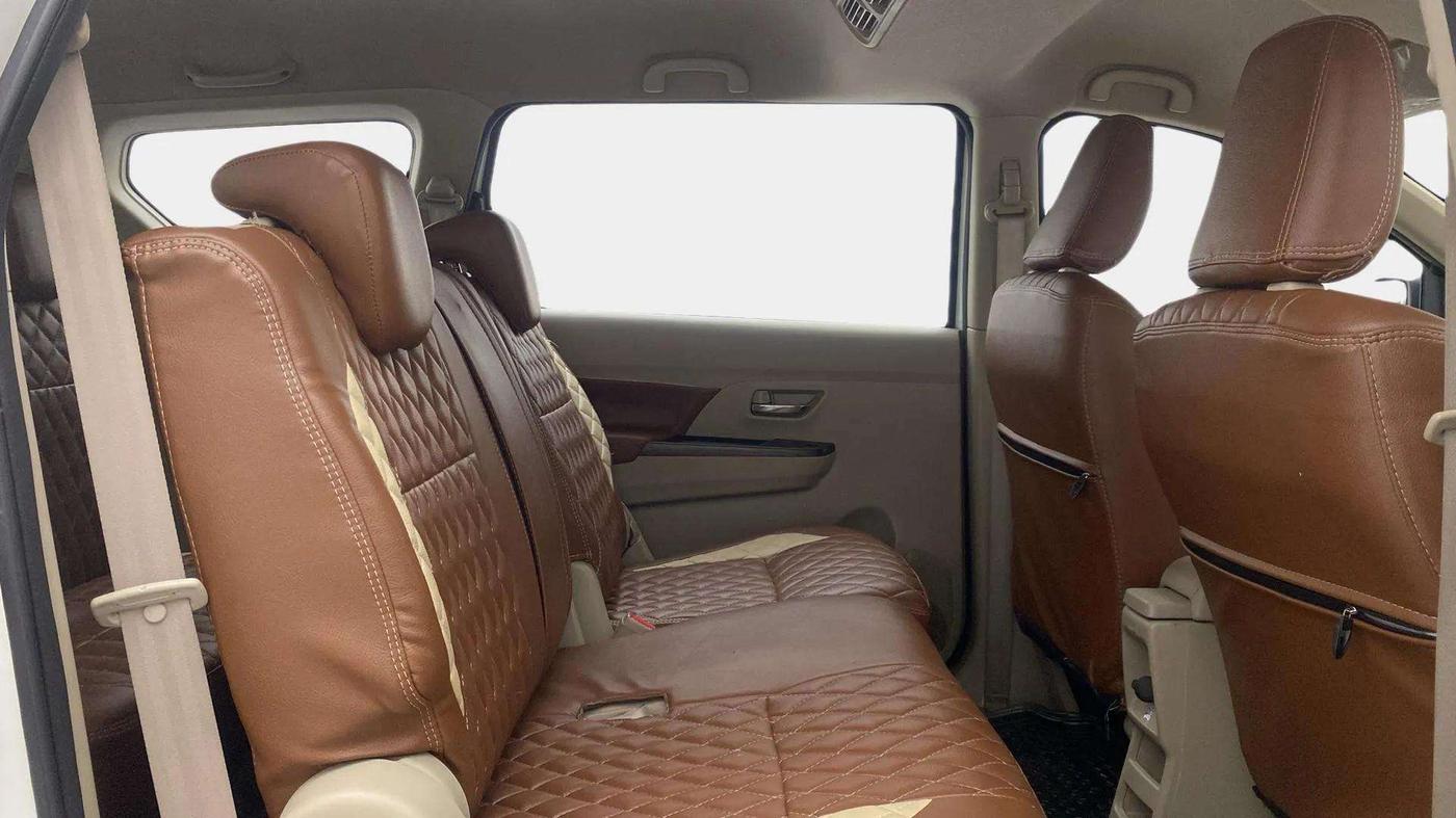 2022 Maruti Ertiga ZXI AT SHVS, Petrol, Automatic, 32,191 km, Right Side Rear Door Cabin