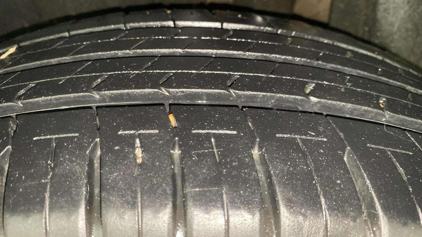 2022 Maruti Ertiga ZXI AT SHVS, Petrol, Automatic, 32,191 km, Left Rear Tyre Tread