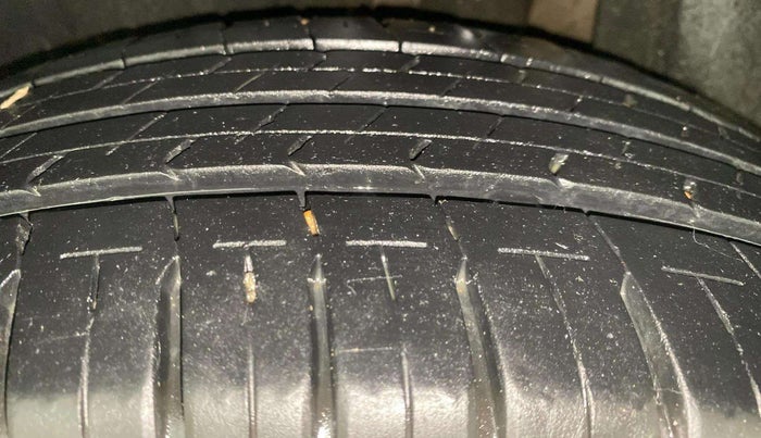 2022 Maruti Ertiga ZXI AT SHVS, Petrol, Automatic, 32,123 km, Left Rear Tyre Tread