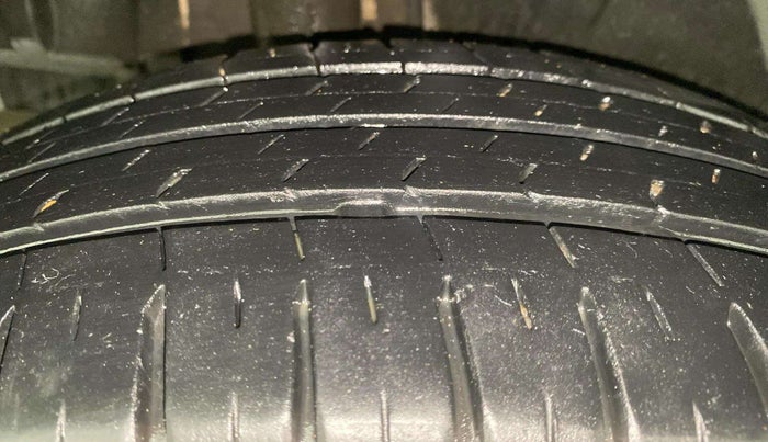 2022 Maruti Ertiga ZXI AT SHVS, Petrol, Automatic, 32,123 km, Right Rear Tyre Tread