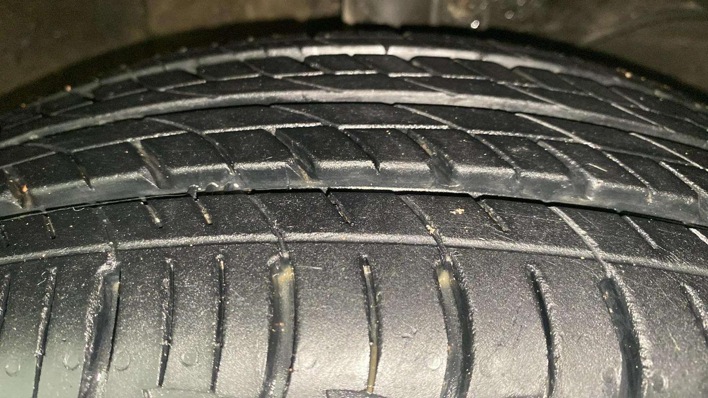 2022 Maruti Ertiga ZXI AT SHVS, Petrol, Automatic, 32,191 km, Right Front Tyre Tread