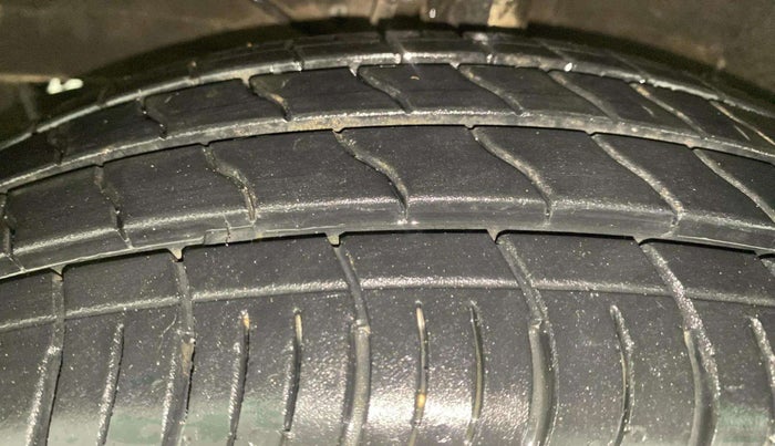 2022 Maruti Ertiga ZXI AT SHVS, Petrol, Automatic, 32,123 km, Left Front Tyre Tread