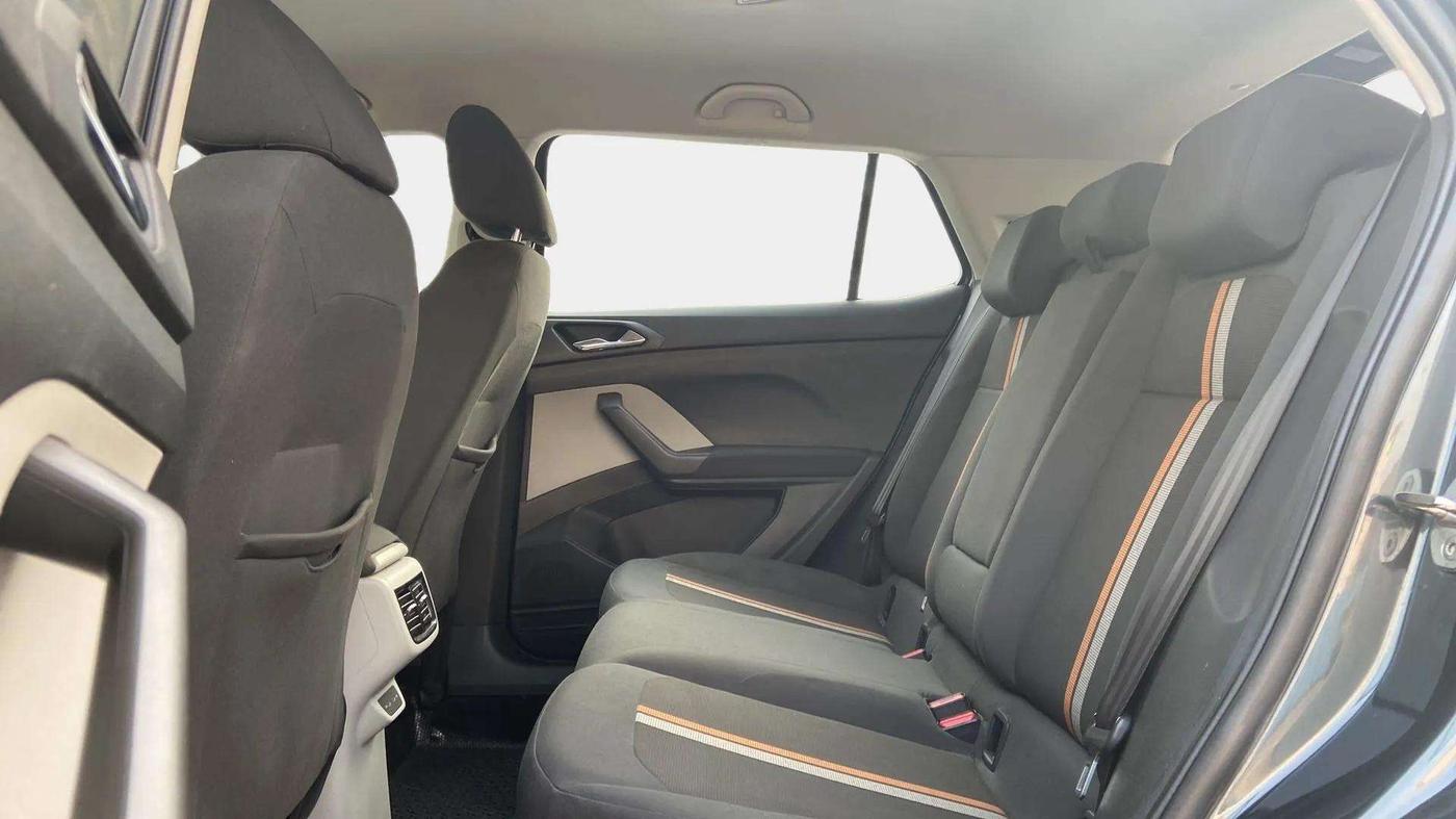 2021 Skoda KUSHAQ AMBITION 1.0L TSI AT, Petrol, Automatic, 34,656 km, Right Side Rear Door Cabin