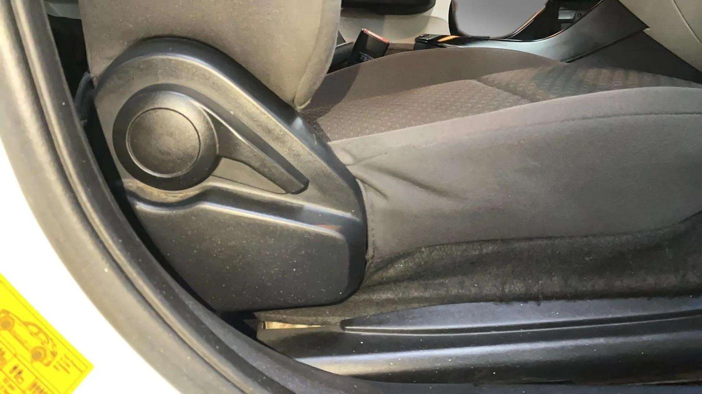 2021 Tata ALTROZ XT PETROL, Petrol, Manual, 27,758 km, Driver Side Adjustment Panel