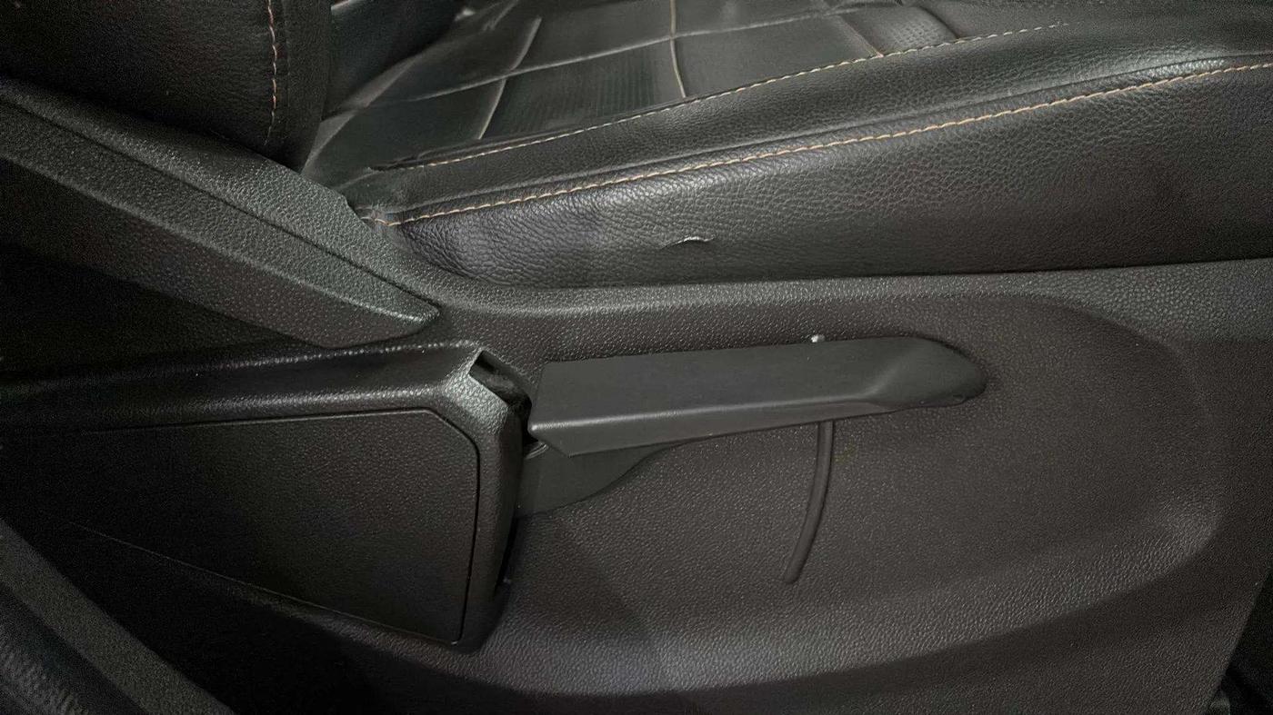 2017 Ford Ecosport TITANIUM 1.5L DIESEL, Diesel, Manual, 73,394 km, Driver Side Adjustment Panel