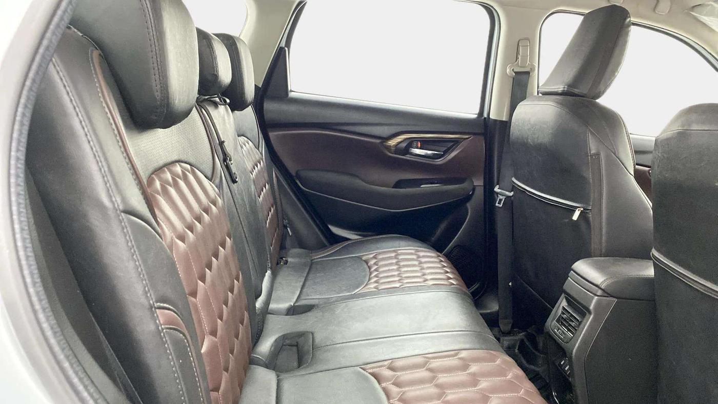 2023 Maruti Grand Vitara DELTA SMART HYBRID, Petrol, Manual, 36,468 km, Right Side Rear Door Cabin