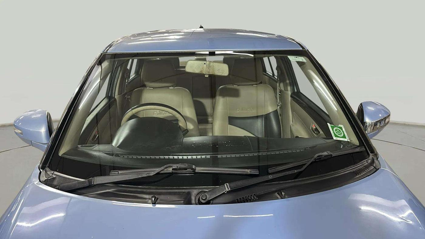 2015 Maruti Swift Dzire VDI, Diesel, Manual, 78,563 km, Front Windshield
