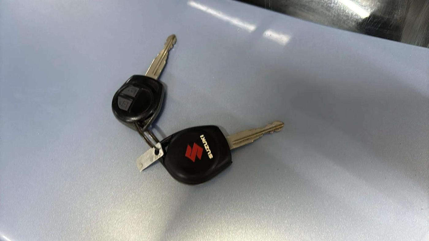 2015 Maruti Swift Dzire VDI, Diesel, Manual, 78,563 km, Key Close Up