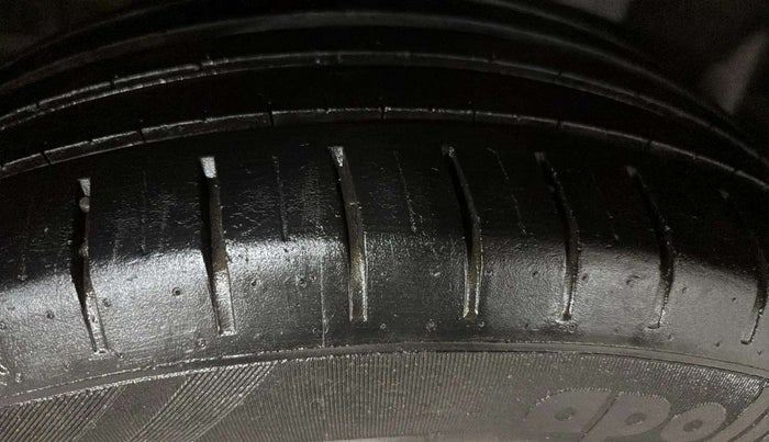 2020 Maruti Ciaz ALPHA 1.5 SHVS PETROL, Petrol, Manual, 49,434 km, Right Rear Tyre Tread