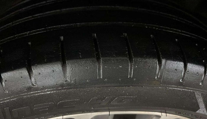 2020 Maruti Ciaz ALPHA 1.5 SHVS PETROL, Petrol, Manual, 49,434 km, Left Rear Tyre Tread