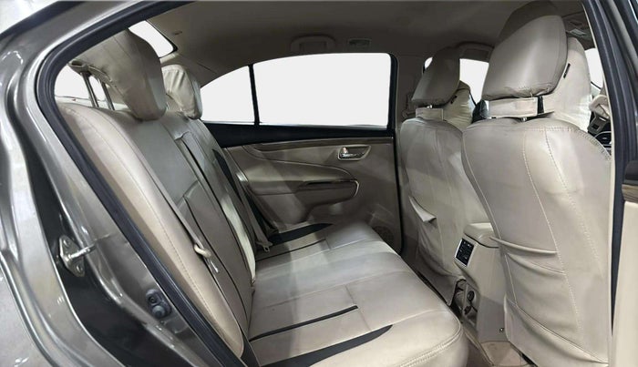 2020 Maruti Ciaz ALPHA 1.5 SHVS PETROL, Petrol, Manual, 49,434 km, Right Side Rear Door Cabin