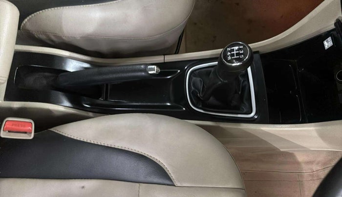 2020 Maruti Ciaz ALPHA 1.5 SHVS PETROL, Petrol, Manual, 49,434 km, Gear Lever