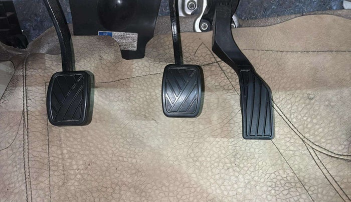 2020 Maruti Ciaz ALPHA 1.5 SHVS PETROL, Petrol, Manual, 49,434 km, Pedals