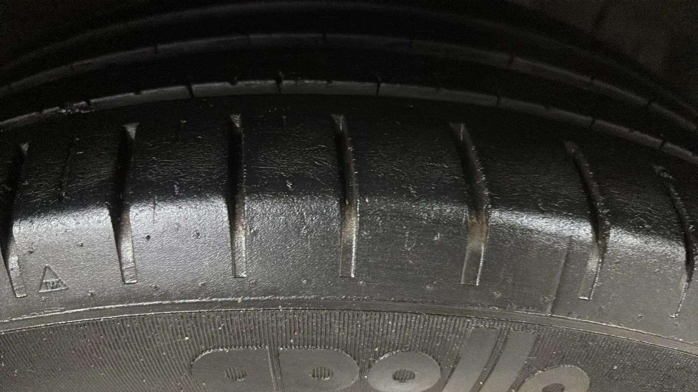 2020 Maruti Ciaz ALPHA 1.5 SHVS PETROL, Petrol, Manual, 49,434 km, Right Front Tyre Tread