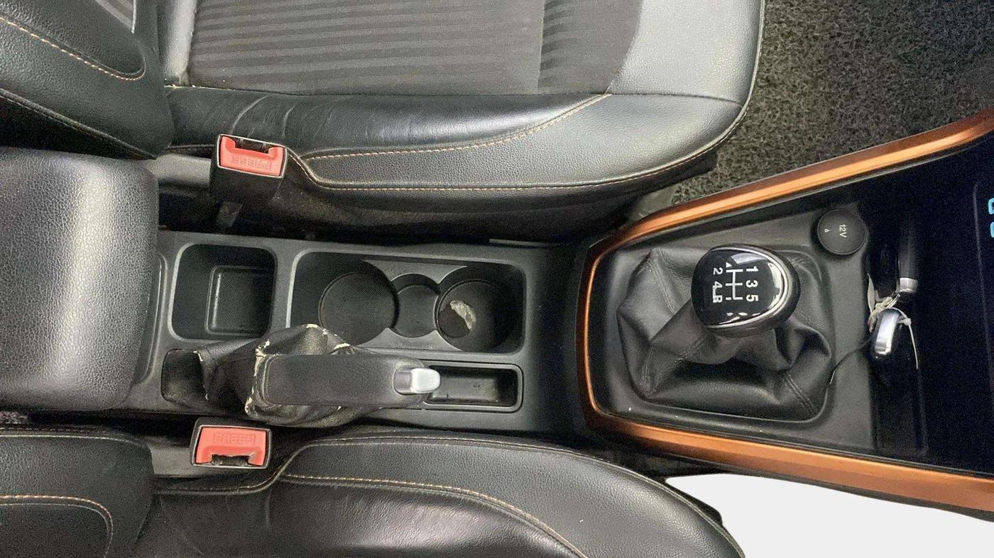 2018 Ford Ecosport TITANIUM 1.5L SPORTS(SUNROOF) DIESEL, Diesel, Manual, 31,356 km, Gear Lever