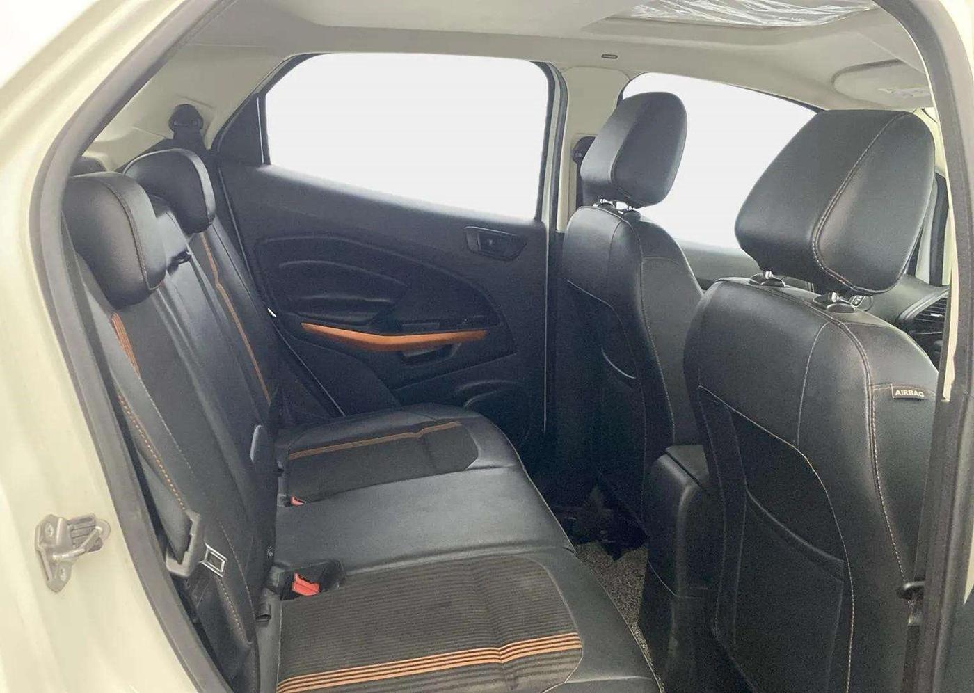 2018 Ford Ecosport TITANIUM 1.5L SPORTS(SUNROOF) DIESEL, Diesel, Manual, 31,356 km, Right Side Rear Door Cabin