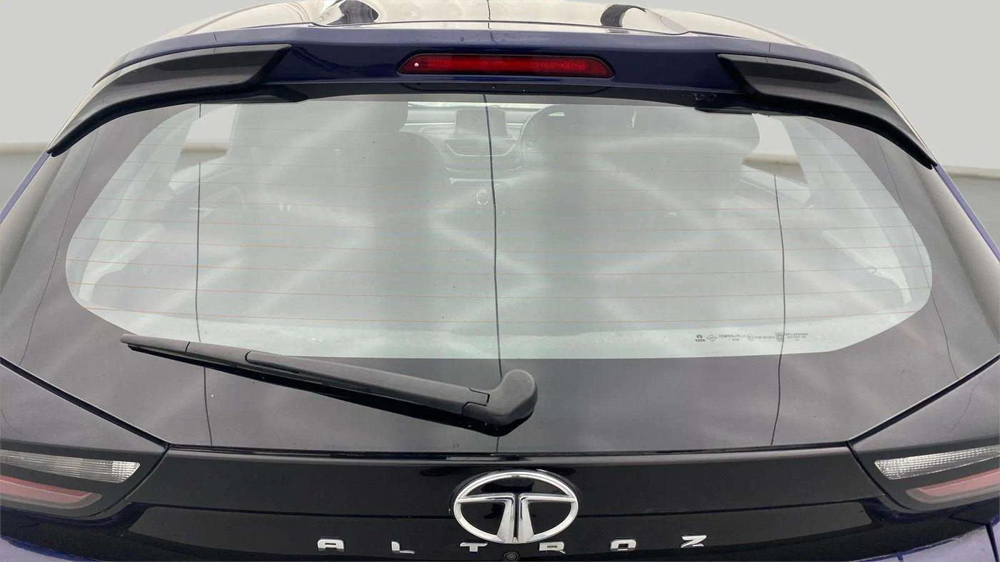 2022 Tata ALTROZ XZA, Petrol, Automatic, 10,734 km, Rear Windshield