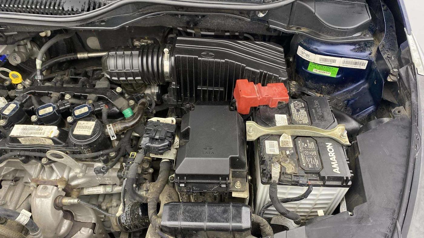 2022 Tata ALTROZ XZA, Petrol, Automatic, 10,734 km, Engine View - Left