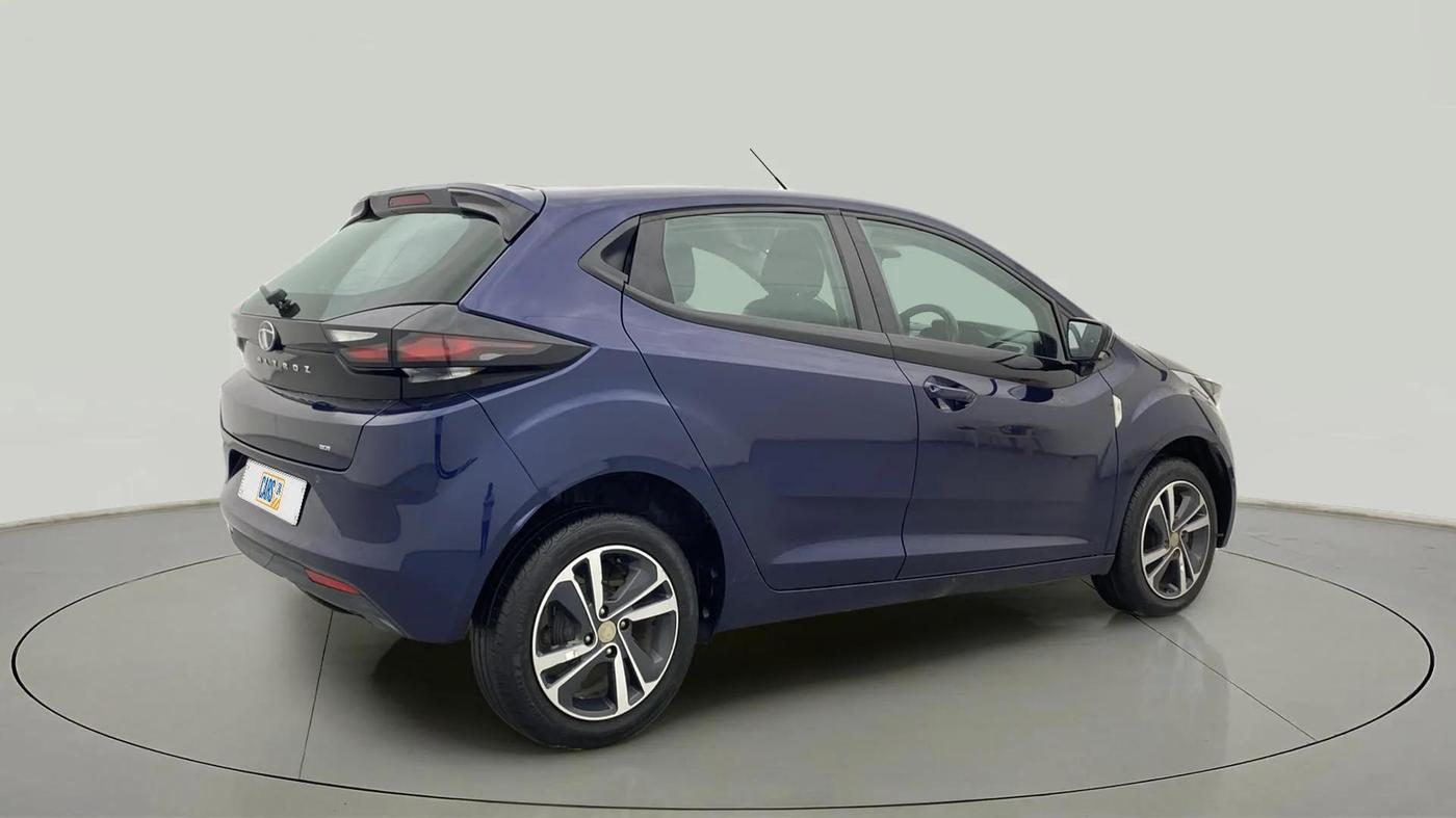 2022 Tata ALTROZ XZA, Petrol, Automatic, 10,734 km, Right Back Diagonal